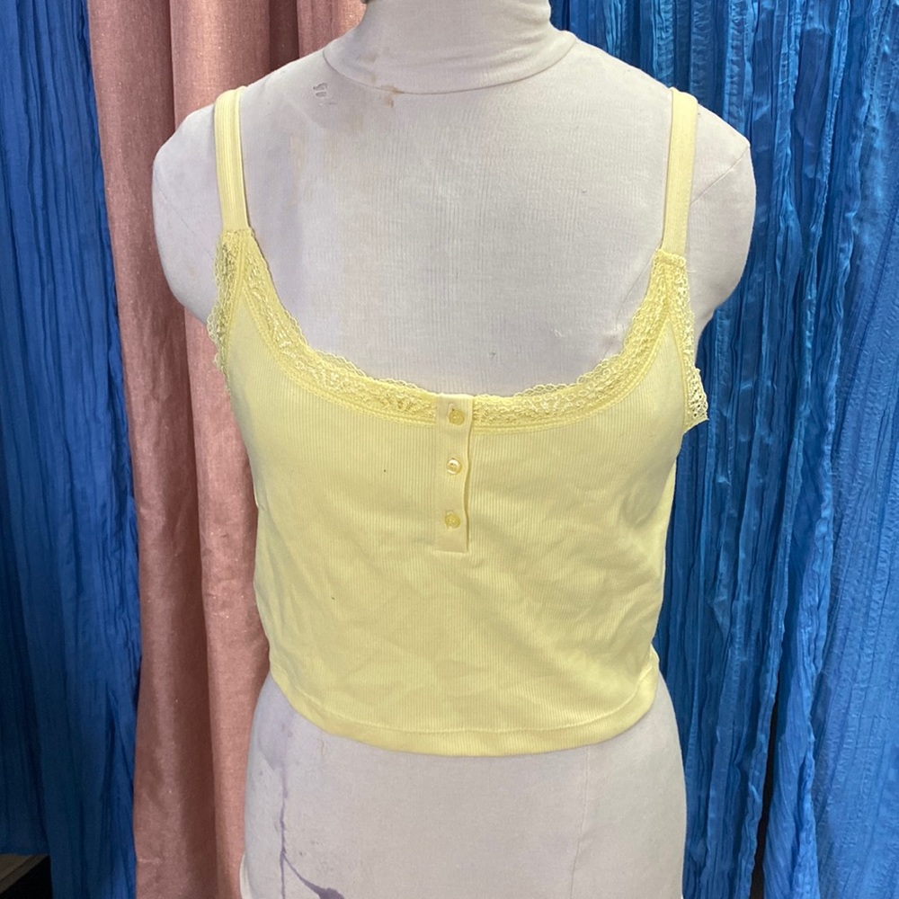 Knit light yellow crop top